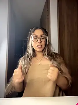 Im sophiie online show from March 19, 2026, 6:57 am