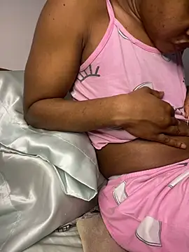 Snapshot of _yisela_ chatting on March 8, 2026, 1:44 am yisela online show from March 8, 2026, 1:44 am