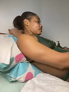 Snapshot of _yisela_ chatting on April 16, 2026, 12:44 am yisela online show from April 16, 2026, 12:44 am