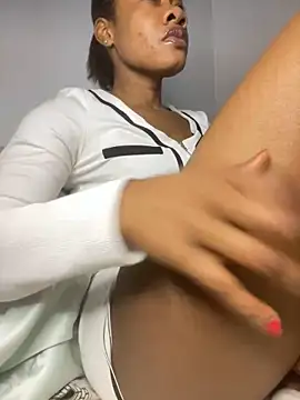 Snapshot of _yisela_ chatting on March 19, 2026, 12:21 am yisela online show from March 19, 2026, 12:21 am