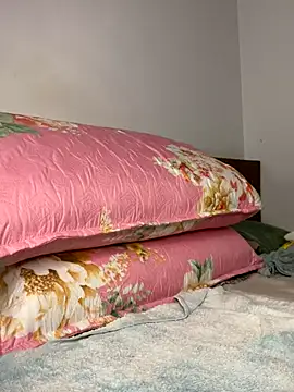  yisela  online show from September 10, 2025, 1:04 am