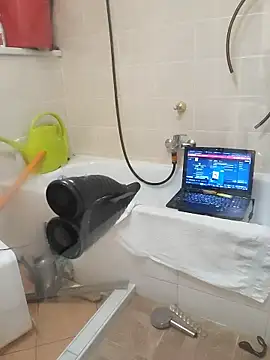 Matttthees online show from December 18, 2025, 2:16 am