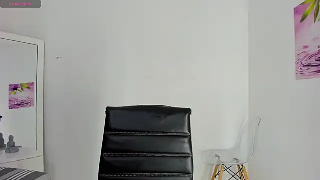 Snapshot of AlmaSean chatting on February 13, 2025, 6:59 pm AlmaSean online show from February 13, 2025, 6:59 pm