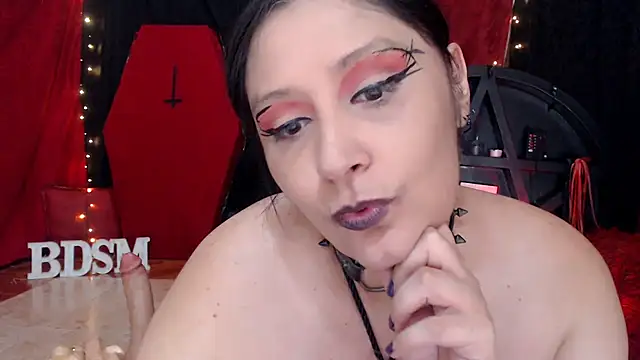 MonetKitty online show from May 19, 2026, 7:32 pm