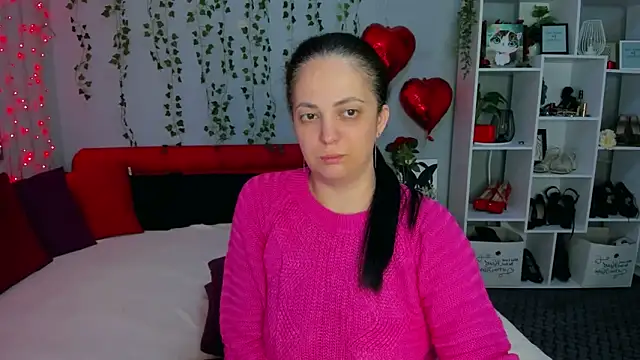 DarlingMilf online show from April 12, 2026, 7:06 pm