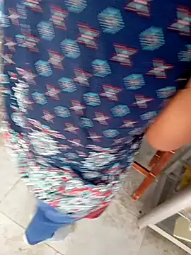 Snapshot of lady-rosse chatting on February 25, 2025, 2:26 pm lady-rosse online show from February 25, 2025, 2:26 pm