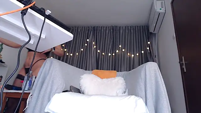 Snapshot of Babe_Licious chatting on February 12, 2026, 8:08 pm Babe Licious online show from February 12, 2026, 8:08 pm