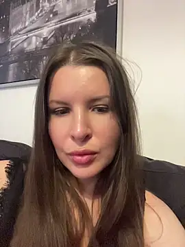 angeladarkk online show from July 6, 2026, 11:28 am