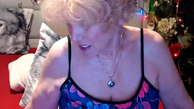 HappyWomanOn online show from May 29, 2026, 8:26 pm