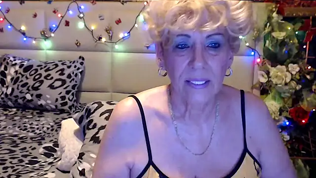 HappyWomanOn online show from November 12, 2025, 7:23 am