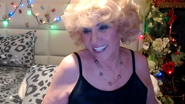 HappyWomanOn online show from April 21, 2026, 6:47 pm