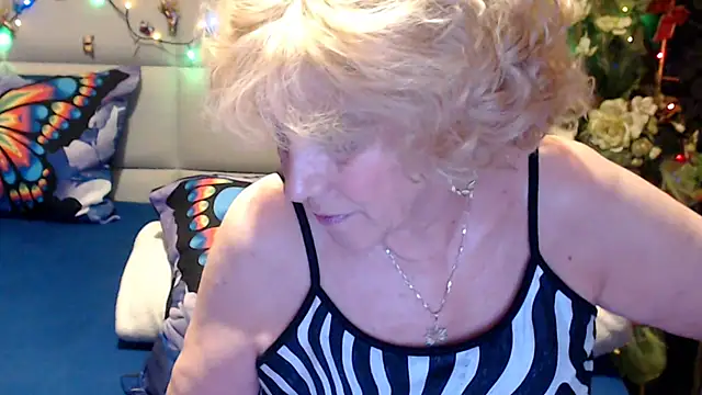 HappyWomanOn online show from May 9, 2026, 9:29 pm