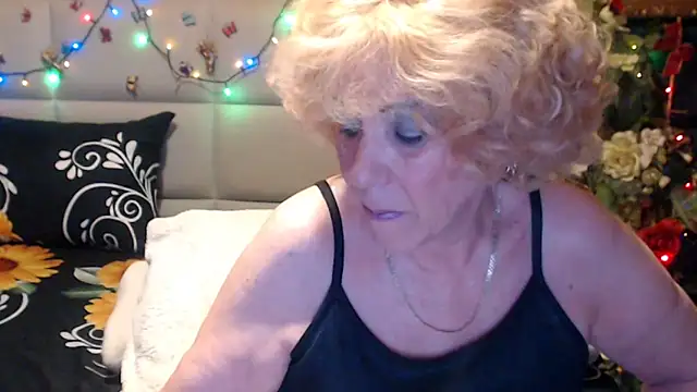 HappyWomanOn online show from May 17, 2026, 9:09 am