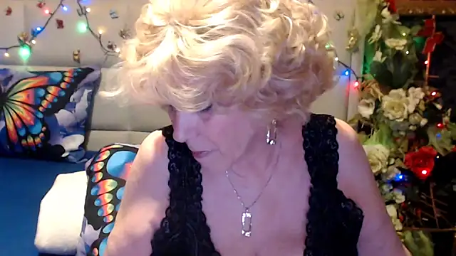 HappyWomanOn online show from April 29, 2026, 6:03 pm