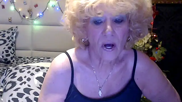 HappyWomanOn online show from April 26, 2026, 9:06 am