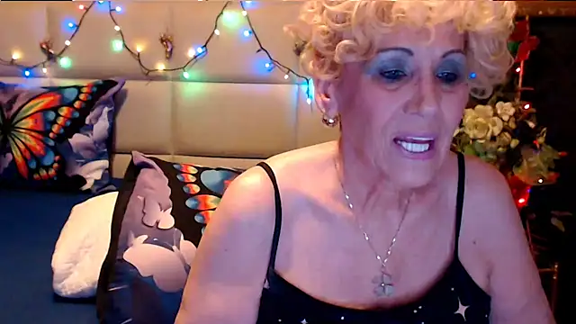 HappyWomanOn online show from November 4, 2025, 7:17 pm