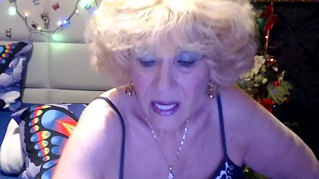 HappyWomanOn online show from May 11, 2026, 6:16 pm