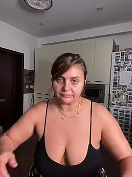 AnneKane online show from November 4, 2025, 3:43 am