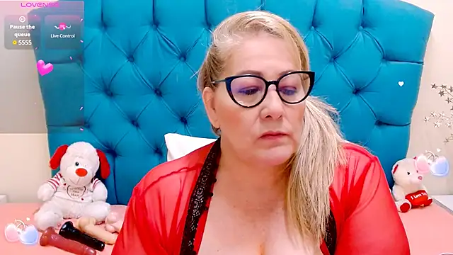 Snapshot of Nayla_Garner chatting on October 14, 2025, 2:39 pm Nayla Garner online show from October 14, 2025, 2:39 pm