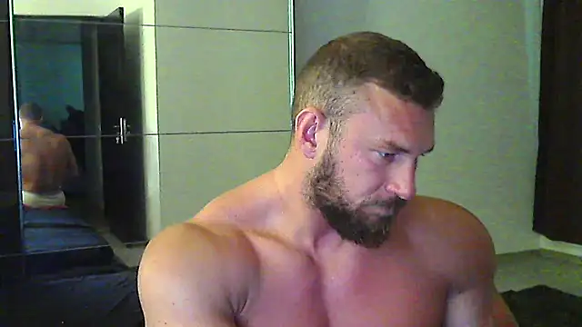 muscularkevin online show from May 30, 2026, 4:08 am