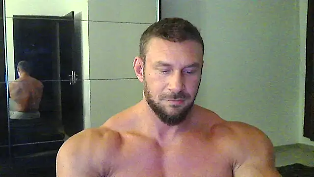 Snapshot of muscularkevin chatting on September 14, 2025, 6:19 pm muscularkevin online show from September 14, 2025, 6:19 pm