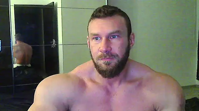 Snapshot of muscularkevin chatting on February 18, 2026, 5:16 am muscularkevin online show from February 18, 2026, 5:16 am