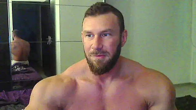 muscularkevin online show from May 13, 2026, 3:46 am