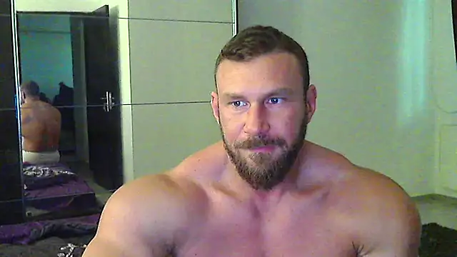 muscularkevin online show from May 10, 2026, 1:46 pm