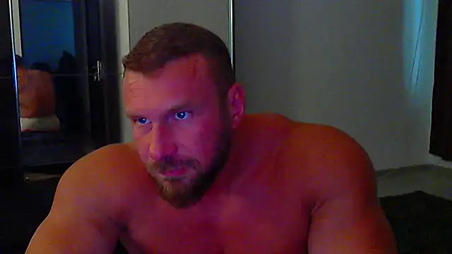 muscularkevin online show from July 7, 2026, 1:14 pm