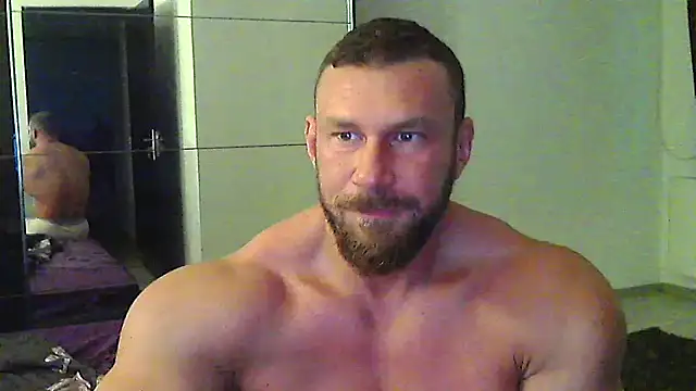 muscularkevin online show from May 8, 2026, 3:43 am