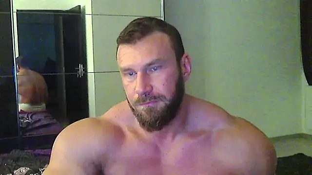 muscularkevin online show from May 18, 2026, 4:07 am