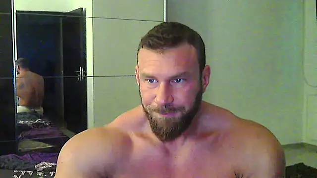 muscularkevin online show from May 16, 2026, 3:27 am