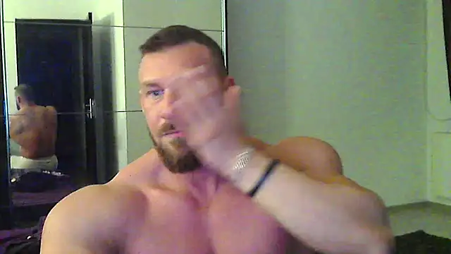 muscularkevin online show from May 2, 2026, 3:23 am
