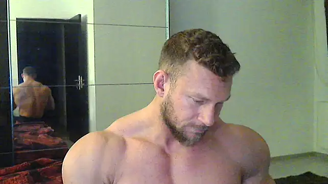 Snapshot of muscularkevin chatting on December 3, 2024, 5:04 am muscularkevin online show from December 3, 2024, 5:04 am