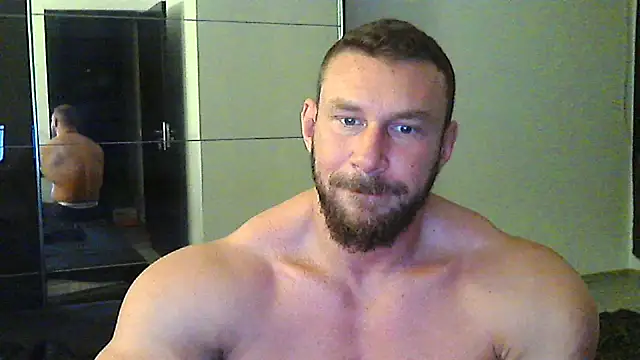 Snapshot of muscularkevin chatting on December 4, 2025, 4:22 am muscularkevin online show from December 4, 2025, 4:22 am