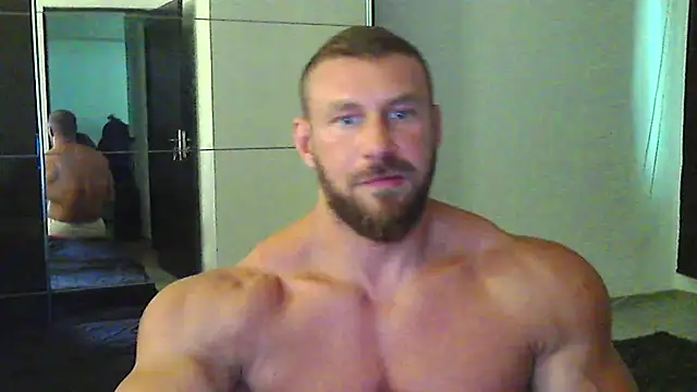 muscularkevin online show from July 9, 2026, 1:21 pm