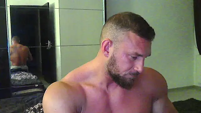 muscularkevin online show from May 21, 2026, 3:26 am