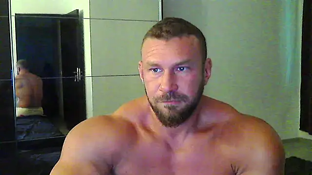muscularkevin online show from July 7, 2026, 3:31 am
