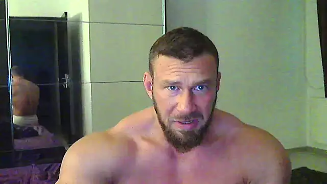 muscularkevin online show from May 11, 2026, 3:30 am