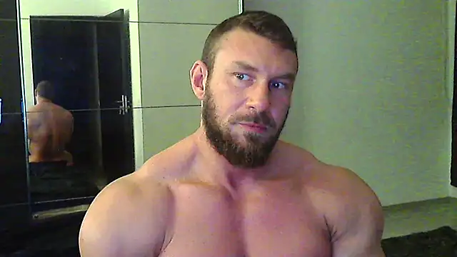 Snapshot of muscularkevin chatting on February 17, 2026, 4:32 am muscularkevin online show from February 17, 2026, 4:32 am