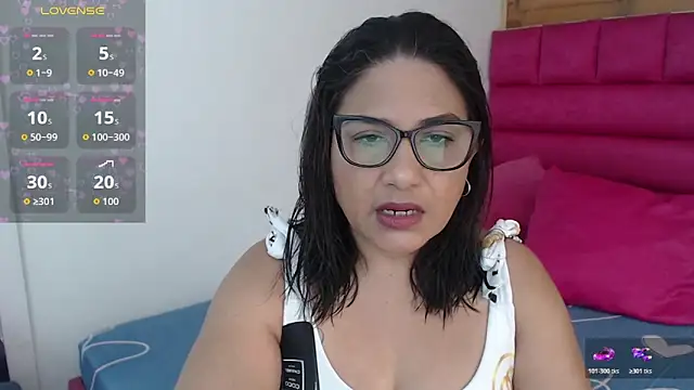 Snapshot of Katha_Marck chatting on May 7, 2026, 12:41 pm Katha Marck online show from May 7, 2026, 12:41 pm