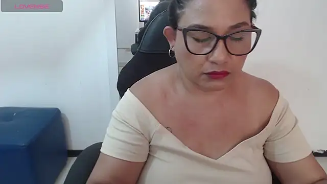 Snapshot of Katha_Marck chatting on April 17, 2026, 3:04 pm Katha Marck online show from April 17, 2026, 3:04 pm