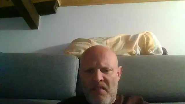 Snapshot of davigochi77bcn chatting on February 9, 2026, 7:23 pm davigochi77bcn online show from February 9, 2026, 7:23 pm
