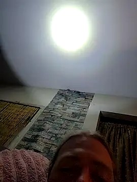 Snapshot of Hotredheadandtoungelasher chatting on November 6, 2025, 3:21 am Hotredheadandtoungelasher online show from November 6, 2025, 3:21 am