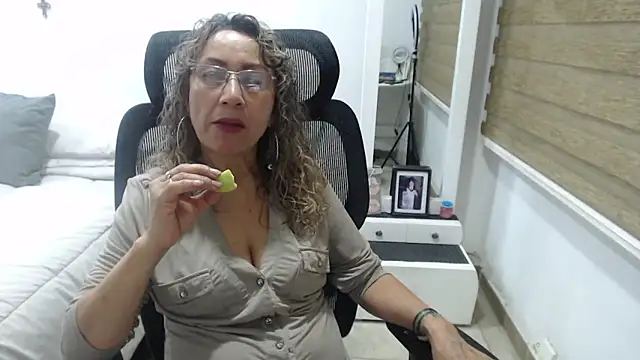 Snapshot of jesy_hot chatting on March 7, 2026, 11:43 pm jesy hot online show from March 7, 2026, 11:43 pm