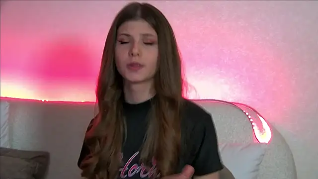 Snapshot of AudreyBarlow chatting on March 18, 2025, 3:44 pm AudreyBarlow online show from March 18, 2025, 3:44 pm