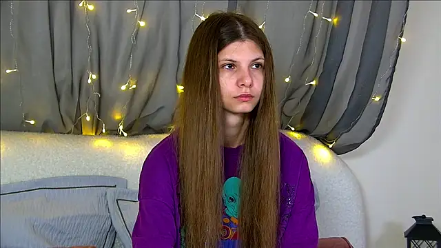 AudreyBarlow online show from October 28, 2025, 6:23 am