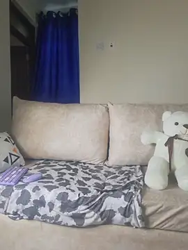 Red butterfly2 online show from April 17, 2026, 12:19 pm