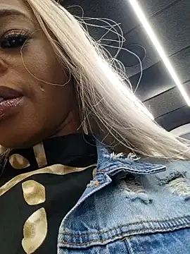 Snapshot of Jasmine_FullsShine chatting on March 21, 2025, 3:46 pm Jasmine FullsShine online show from March 21, 2025, 3:46 pm