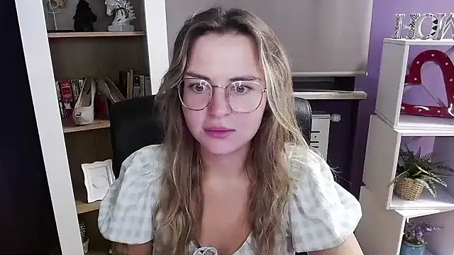 Snapshot of Zoey_Erotic chatting on October 10, 2025, 4:24 am Zoey Erotic online show from October 10, 2025, 4:24 am